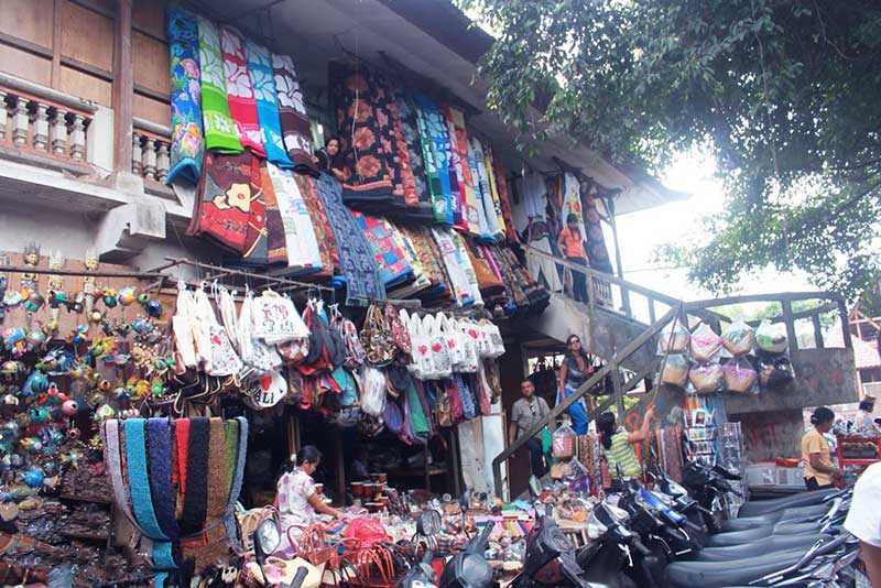 cho nghe thuat ubud hon hop gom nhieu mon