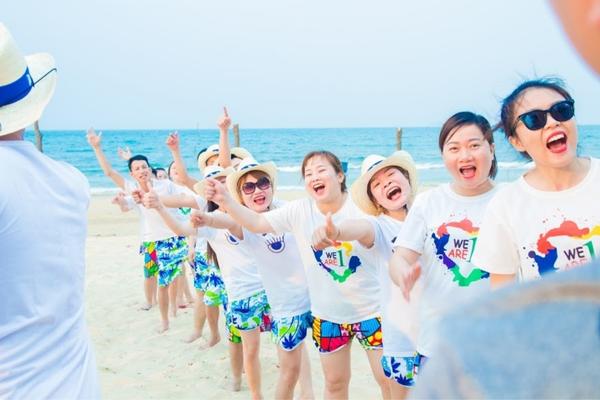 hinh-thuc-va-doi-tuong-book-tour-tai-HVN-travel