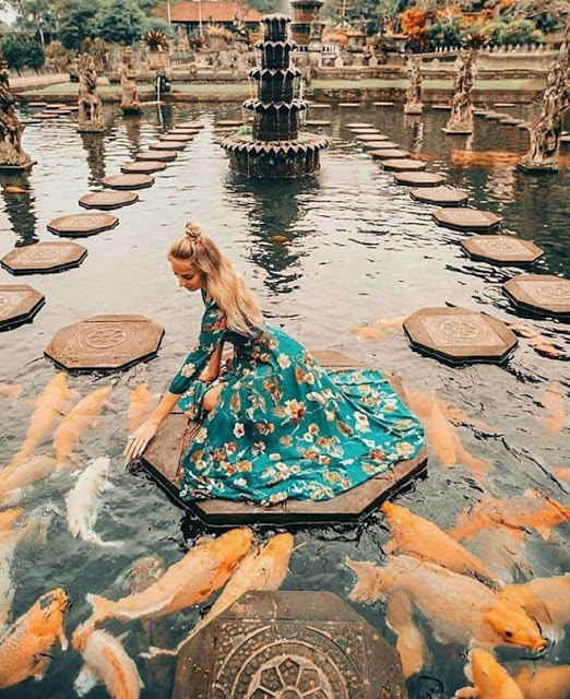 Ngoài những bãi biển đẹp, khách sạn xa hoa và các ngọn núi lửa hùng vĩ, Bali (Indonesia) còn có nhiều công trình mang đậm tính văn hóa, lịch sử tồn tại qua nhiều thế kỷ. Trong đó, cung điện trên nước Tirta Gangga là một trong những khu di tích bạn nên ghé thăm khi muốn khám phá nền văn minh và đời sống tinh thần của người bản địa trong quá khứ.