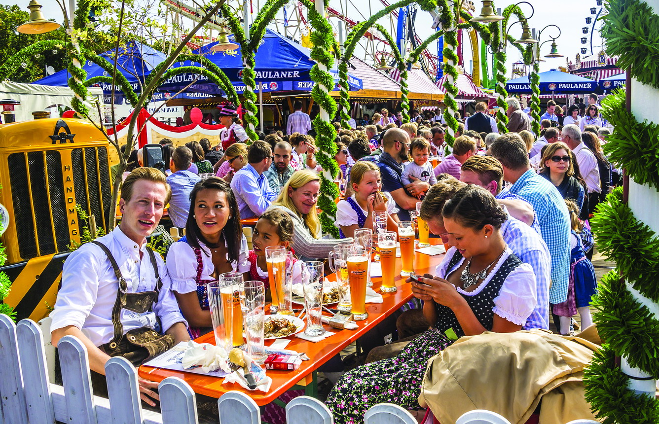 le-hoi-bia-Oktoberfest-mixtourist