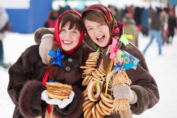 le-hoi-Maslenitsa-le-hoi-mua-xuan-chau-au-mixtourist