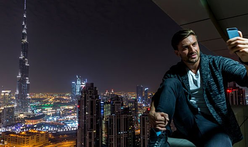 Luật pháp Dubai không cho phép chụp ảnh những tòa nhà chính phủ hoặc khu vực quân sự. Ảnh minh họa: Express. Luật pháp Dubai không cho phép chụp ảnh những tòa nhà chính phủ hoặc khu vực quân sự. Ảnh minh họa: Express.
