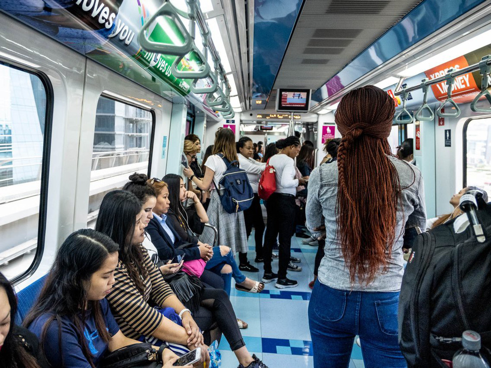 Đến ‘thành phố vàng’ Dubai, du khách thích selfie ở đâu? - Ảnh 3. Đến ‘thành phố vàng’ Dubai, du khách thích selfie ở đâu? - Ảnh 3.