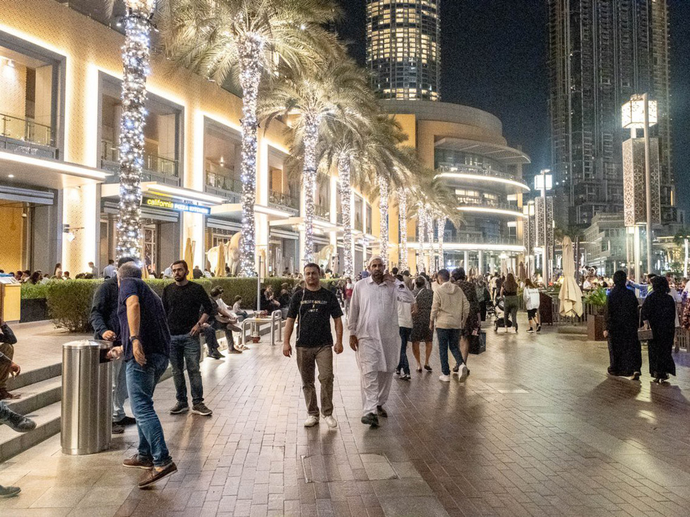 Đến ‘thành phố vàng’ Dubai, du khách thích selfie ở đâu? - Ảnh 4. Đến ‘thành phố vàng’ Dubai, du khách thích selfie ở đâu? - Ảnh 4.