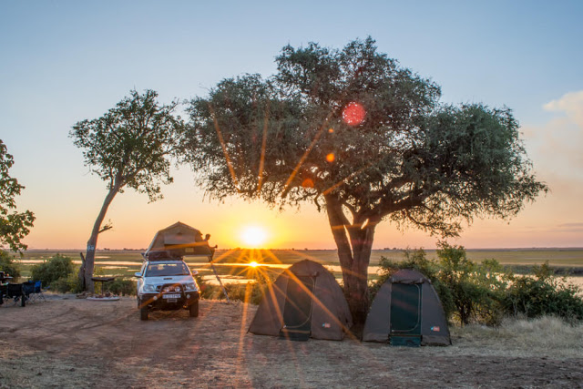 Những lán trại tư nhân tại Botswana là một điểm du lịch thiên nhiên rất nổi tiếng trên thời giới. Tại đây bạn có thể được trải nghiệm những dịch vụ tốt nhất và cũng được thưởng thức những khung cảnh thiên nhiên tuyệt mĩ mà bạn sẽ không bao giờ quên được.