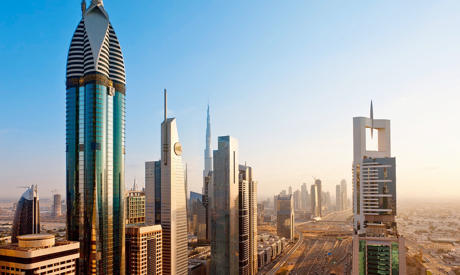 Thời tiết Dubai rất đẹp, nắng vàng-Dulich Dubai