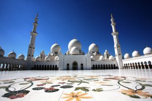 “Thánh đường trắng” tuyệt đẹp ở Abu Dhabi – Sheikh Zayed.