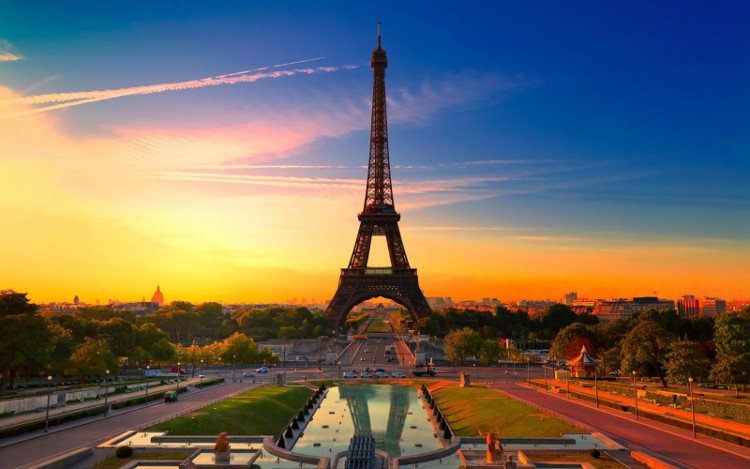 Tháp Eiffel được xây dựng trong vòng 25 tháng. Tháp Eiffel được xây dựng trong vòng 25 tháng.