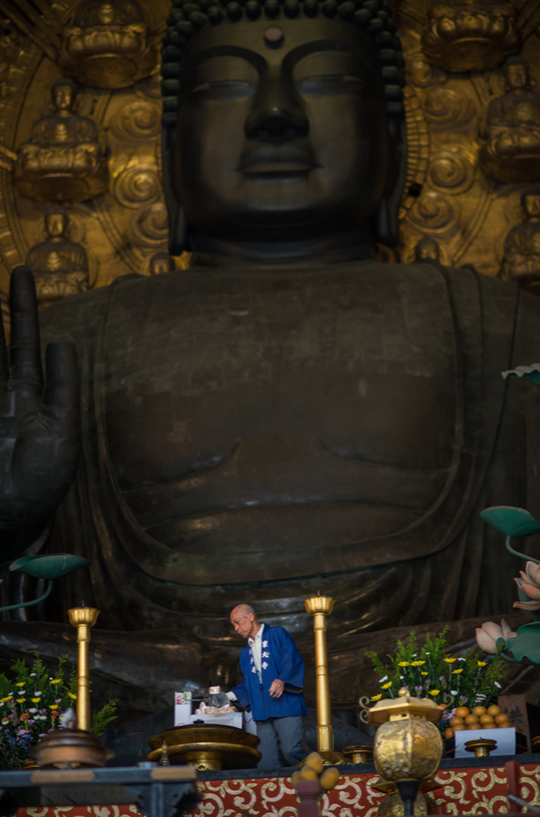 Tượng Phật Daibutsu bằng đồng lớn nhất thế giới ở chùa Todaiji Tượng Phật Daibutsu bằng đồng lớn nhất thế giới ở chùa Todaiji