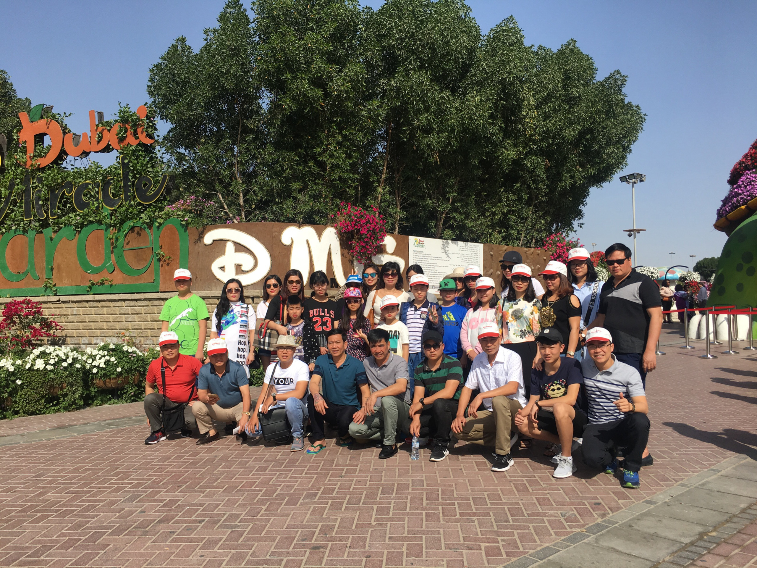 TOUR DU LỊCH DUBAI – SAFARI – ABUDHABI 6 NGÀY 5 ĐÊM  BAY EMIRATES 5 SAO