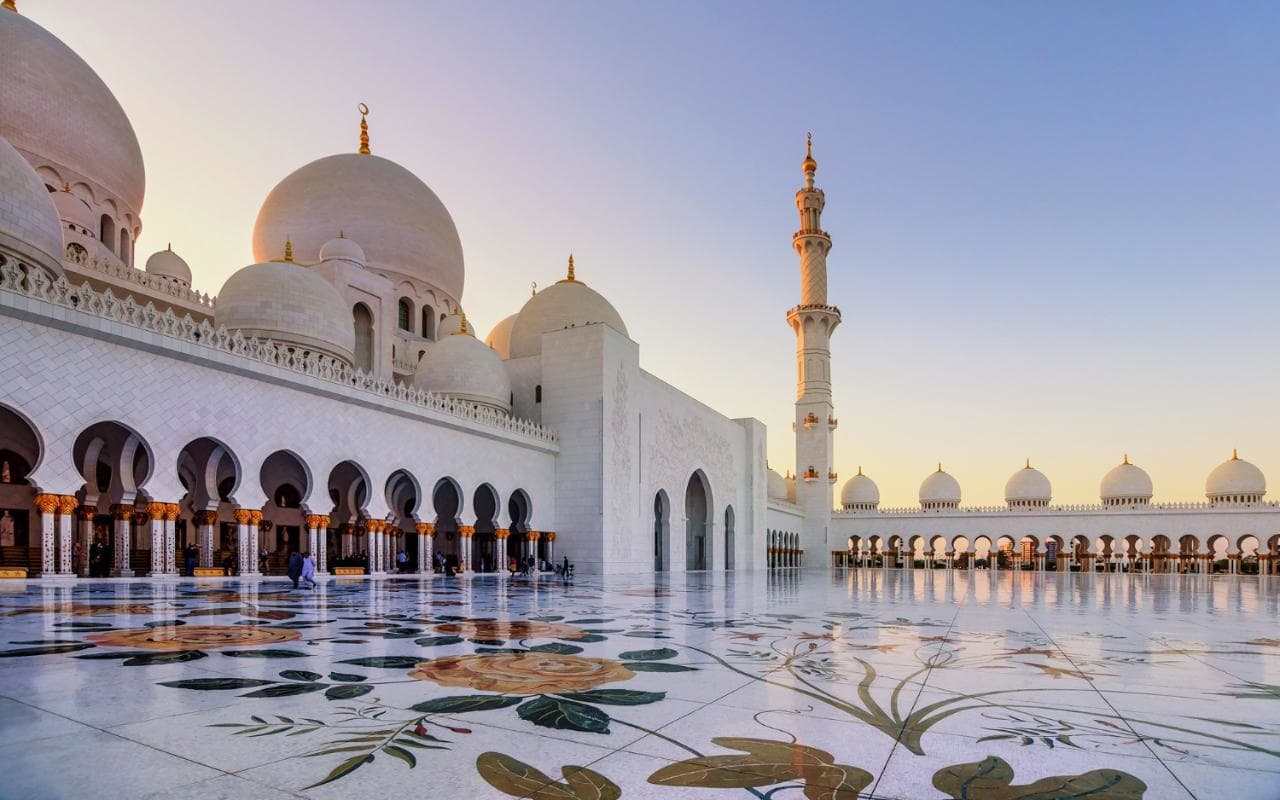 DUBAI – ABU DHABI (6N-5D) BAY TG