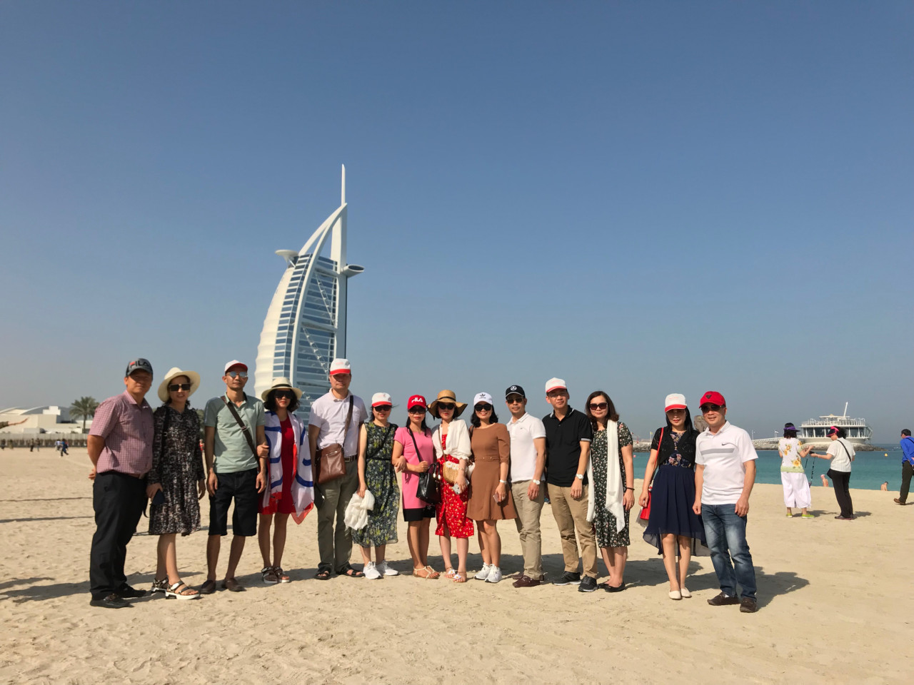 TOUR VIP 5* DU LỊCH DUBAI – SAFARI – ABUDHABI 6 NGÀY 5 ĐÊM BAY THẲNG HÀNG KHÔNG EMIRATES 5 SAO