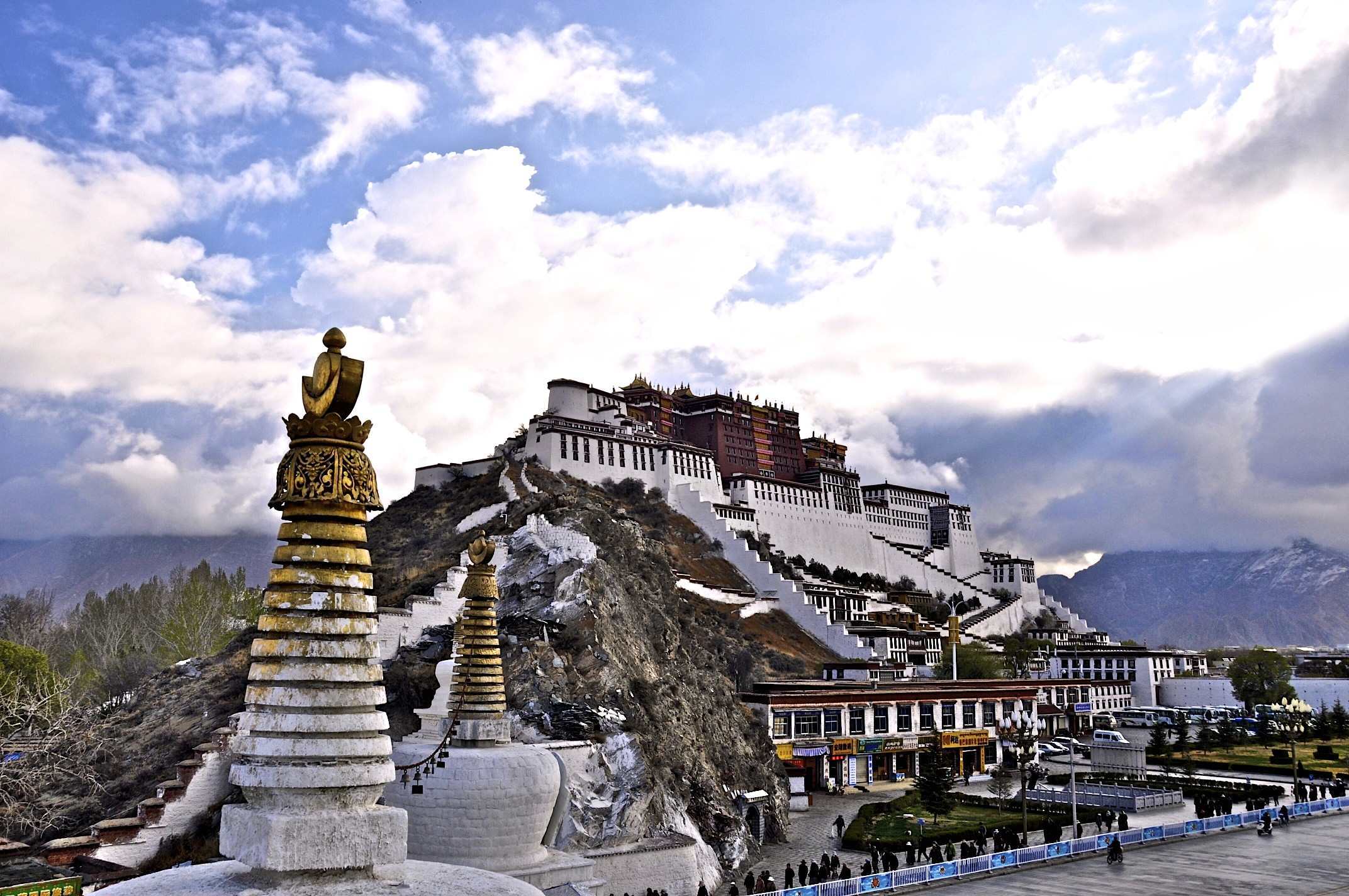 HỮU NGHỊ QUAN – NAM NINH – LAN CHÂU –  LHASA – DƯƠNG THÁNH HỒ  – SHIGATSE – TRÙNG KHÁNH – HỮU NGHỊ QUAN (8N-7D)