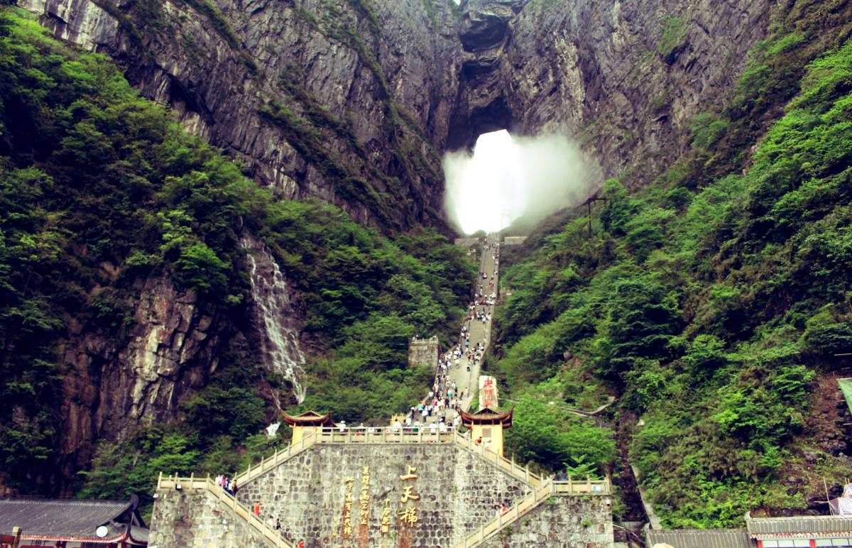 NAM NINH – PHƯỢNG HOÀNG CỔ TRẤN – THIÊN MÔN SƠN – TRƯƠNG GIA GIỚI (6N-5D)