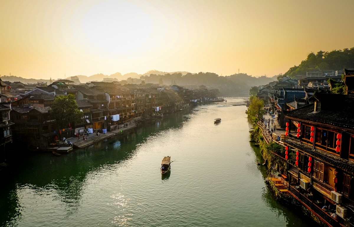 NAM NINH – PHƯỢNG HOÀNG CỔ TRẤN – THIÊN MÔN SƠN – TRƯƠNG GIA GIỚI (6N-5D)